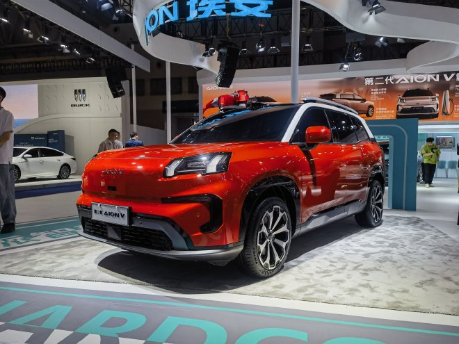 2024重庆车展:埃安第二代AION V正式亮相