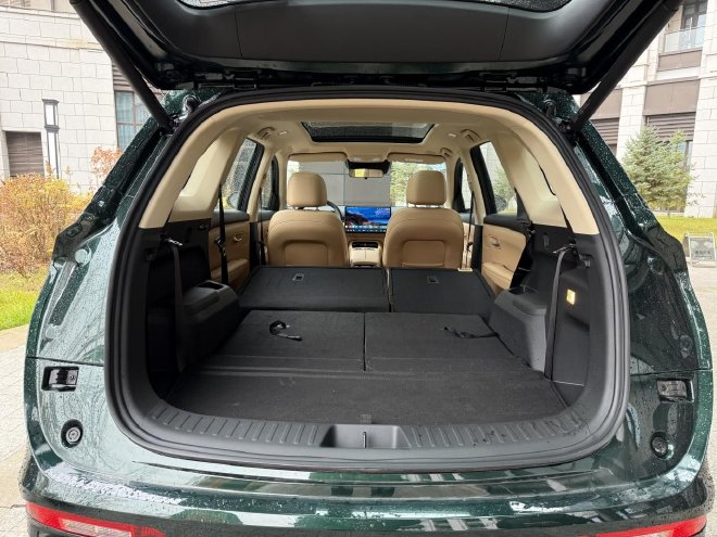 试驾蓝电E5 PLUS 静态表现出色 性价比拉满