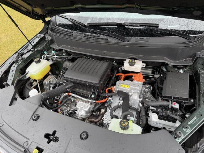 试驾蓝电E5 PLUS 静态表现出色 性价比拉满