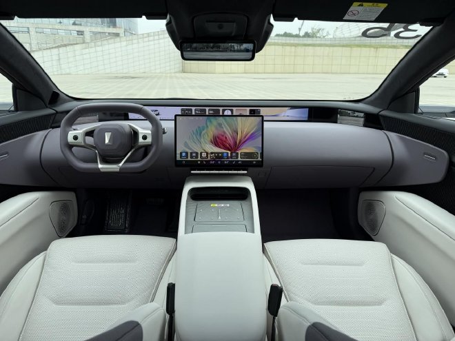 阿维塔12双动力上市 售价26.99万-42.99万元