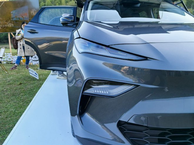 售价10.39-13.39万元 MG ES5正式上市