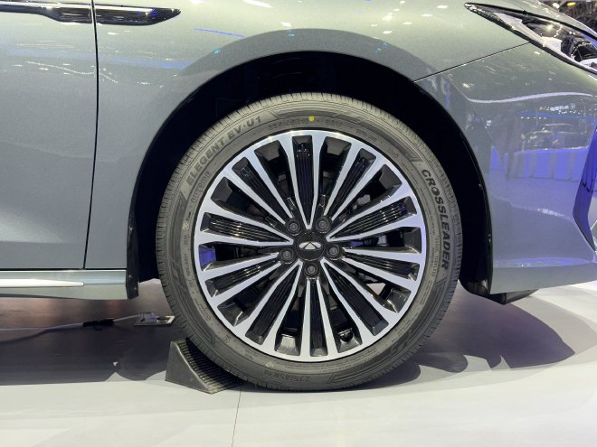 2024 广州车展:奇瑞风云A8L亮相