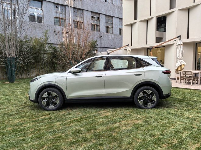 一汽奔腾悦意03预售先享价9.59万元起