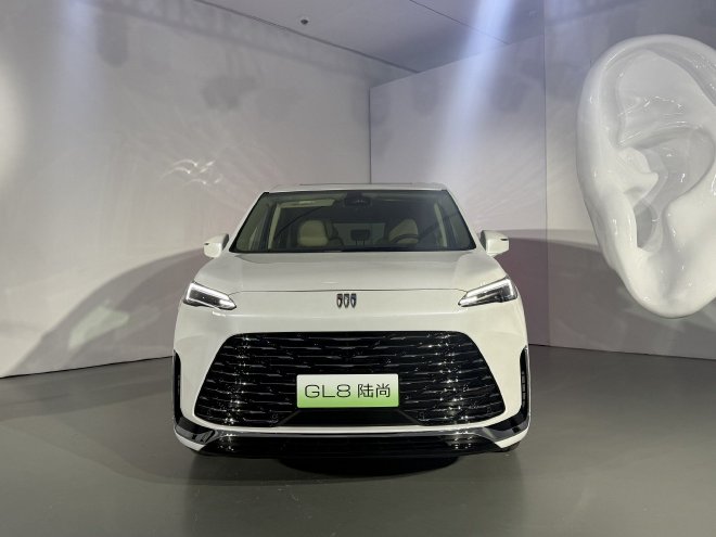 综合续航1420km/亏电油耗6.68L 别克GL8陆尚静态实拍