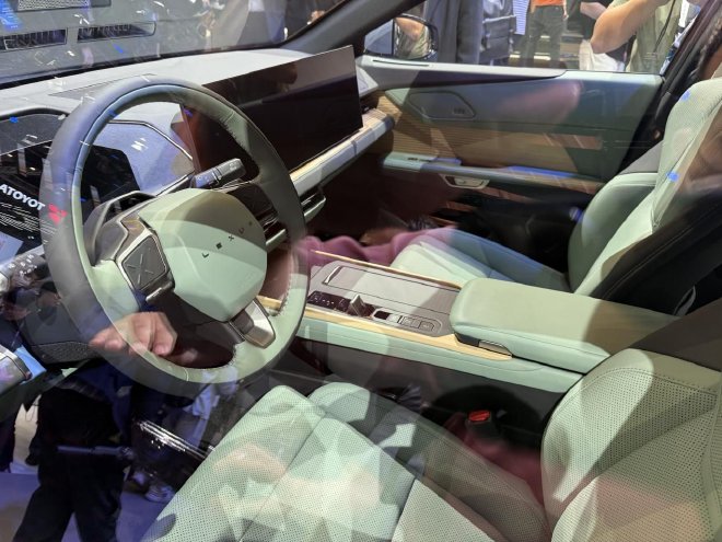 2025上海车展:全新一代雷克萨斯ES亮相