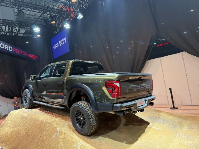 新F-150猛禽/烈马复古特别版亮相车展