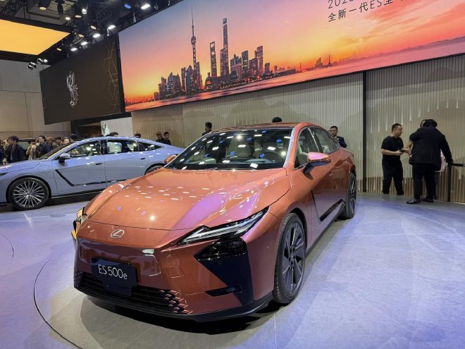 2025上海车展:全新一代雷克萨斯ES亮相