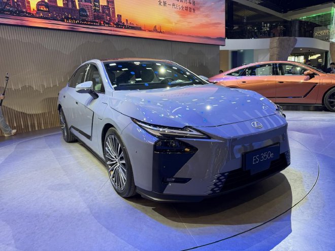 2025上海车展:全新一代雷克萨斯ES亮相