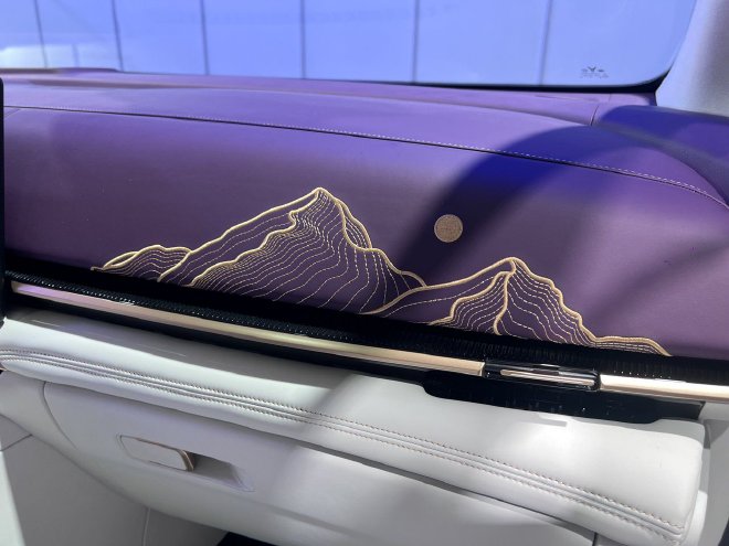 2025上海车展:实拍岚图梦想家·山河 国潮四座MPV