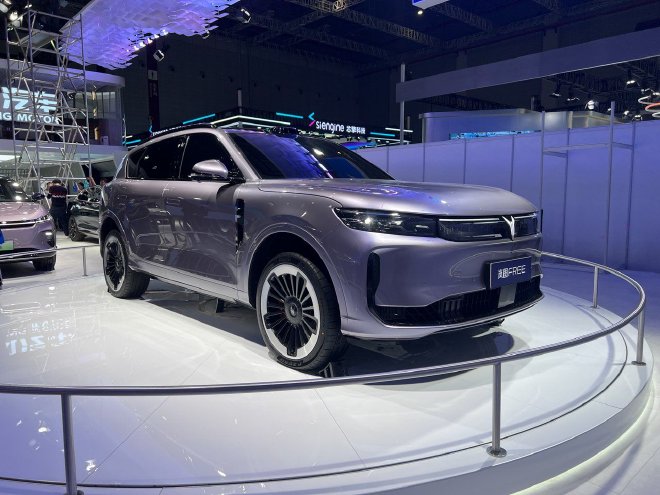 2025上海车展:实拍岚图FREE+ 智能化提升