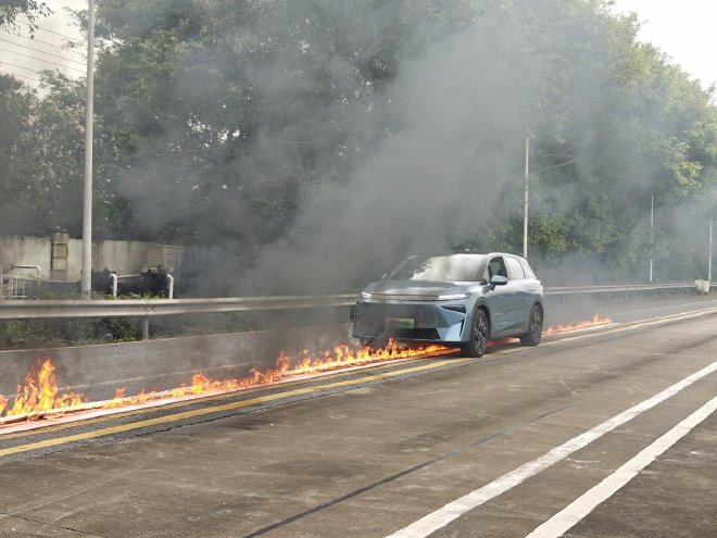枪击+坦克碾压!鲁班电池2.0这次扛得住吗?