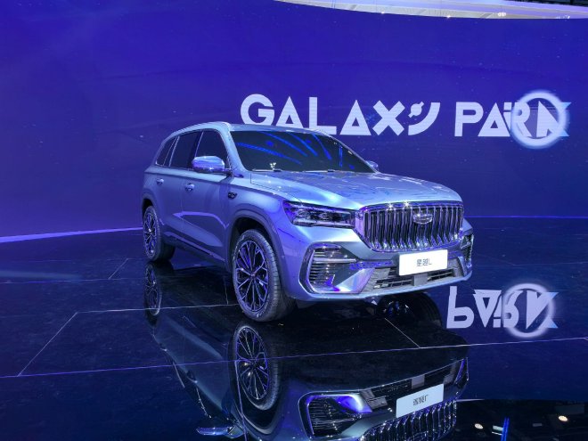 2025成都车展:吉利全新东方曜系列首亮