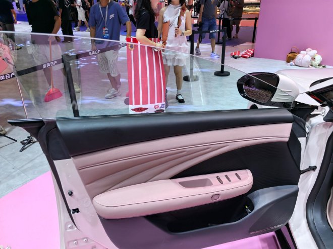 2025成都车展:东风日产N7发布全新配色