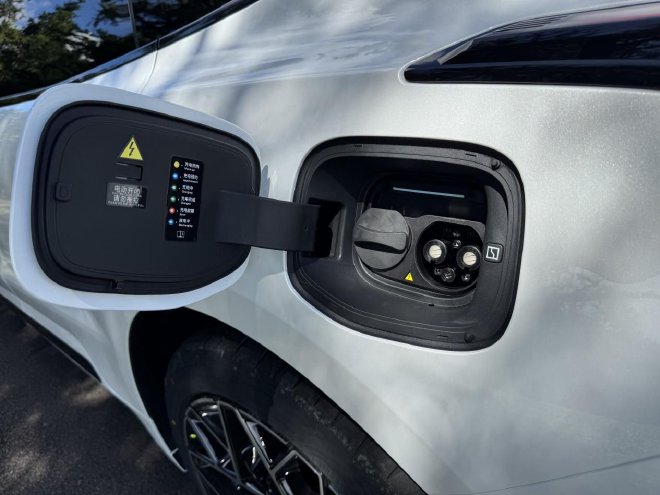 焕新极氪001上市 权益后限时售价25.98万元起