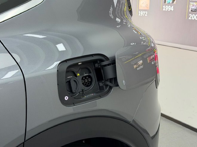 预售18.99万起的豪华插混大五座 探店全新smart#5 EHD