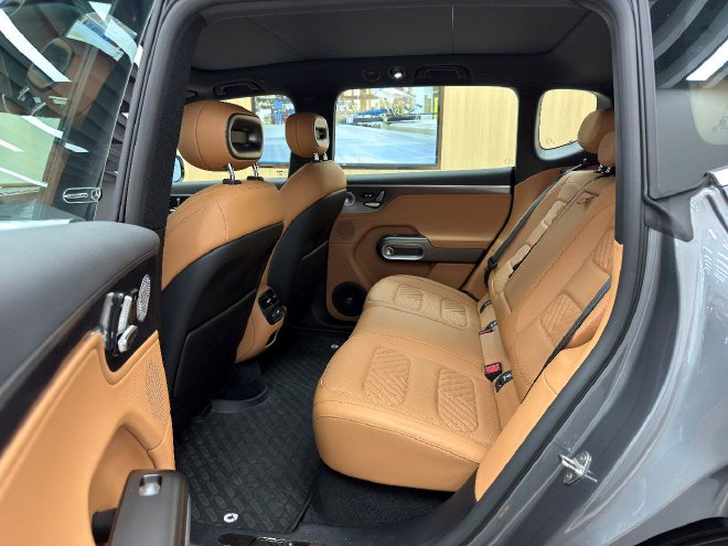 预售18.99万起的豪华插混大五座 探店全新smart#5 EHD