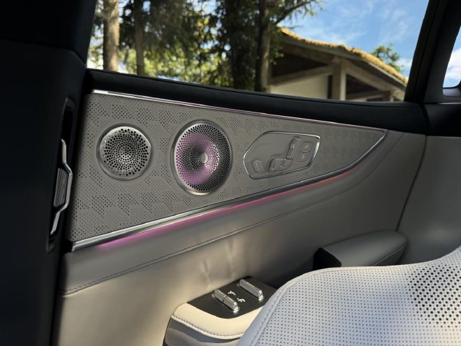 焕新极氪001上市 权益后限时售价25.98万元起