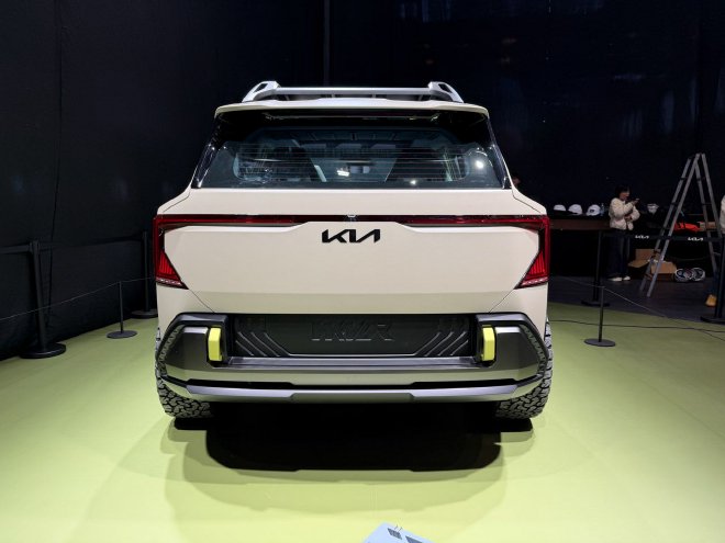 2025广州车展:李娜成新狮铂拓界代言人