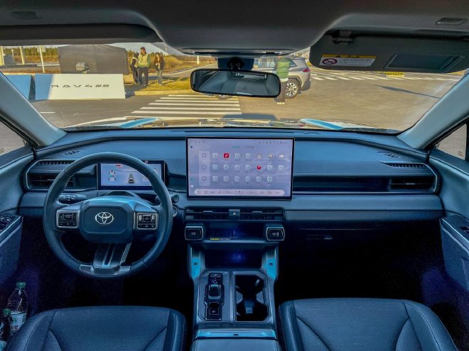 更全面 更智能 更好用 体验一汽丰田RAV4荣放