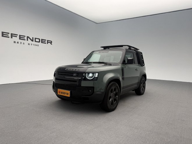 26款新车变化在哪里？实拍揽胜AB长轴版/路虎卫士90