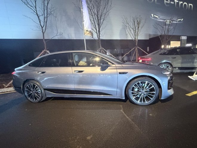 奥迪A6L e-tron正式上市 售价30.98万元起