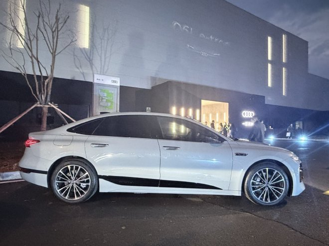 奥迪A6L e-tron正式上市 售价30.98万元起