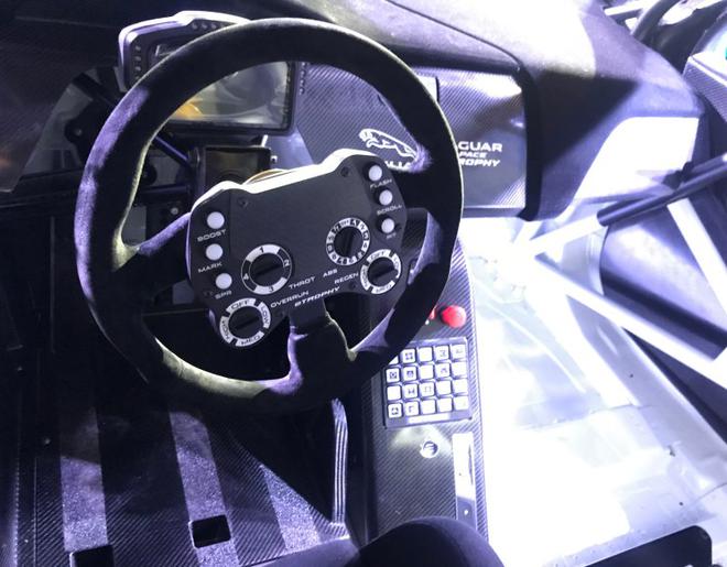 2018广州车展:捷豹I-PACE电动赛车亮相