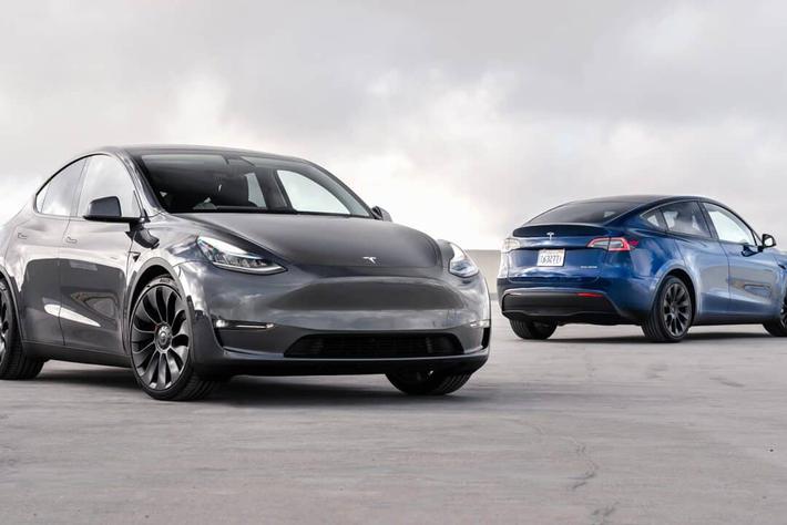 特斯拉股价首次突破2000美元 2020年涨幅已超300%