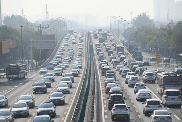 北京小客车指标总量和配置比例公布 个人、家庭同池摇号