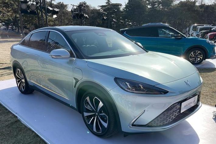 续航706公里/预计今年上海车展预售 ARCFOX αS实车亮相