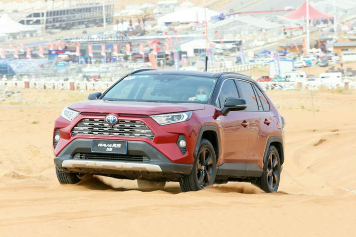 试驾一汽丰田RAV4荣放
