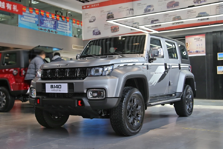 家族荣耀加持 2022款BJ40环塔冠军版到店实拍