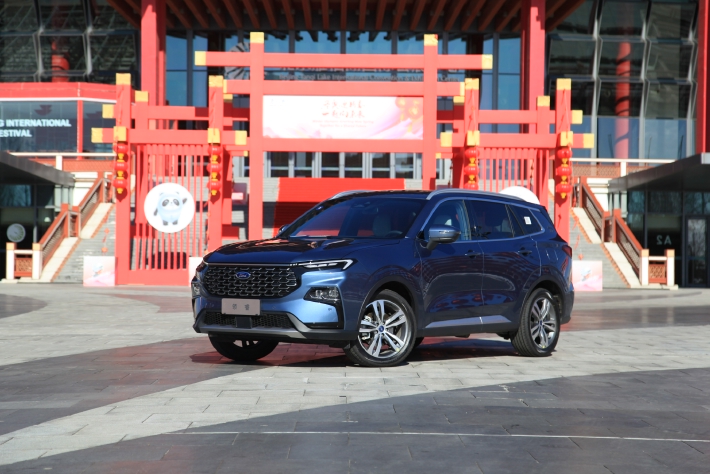 引领宽体科技SUV新潮流 试驾江铃福特领睿-新浪汽车