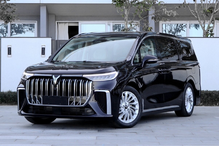 有望下半年上市 岚图梦想家7座版内饰设计图