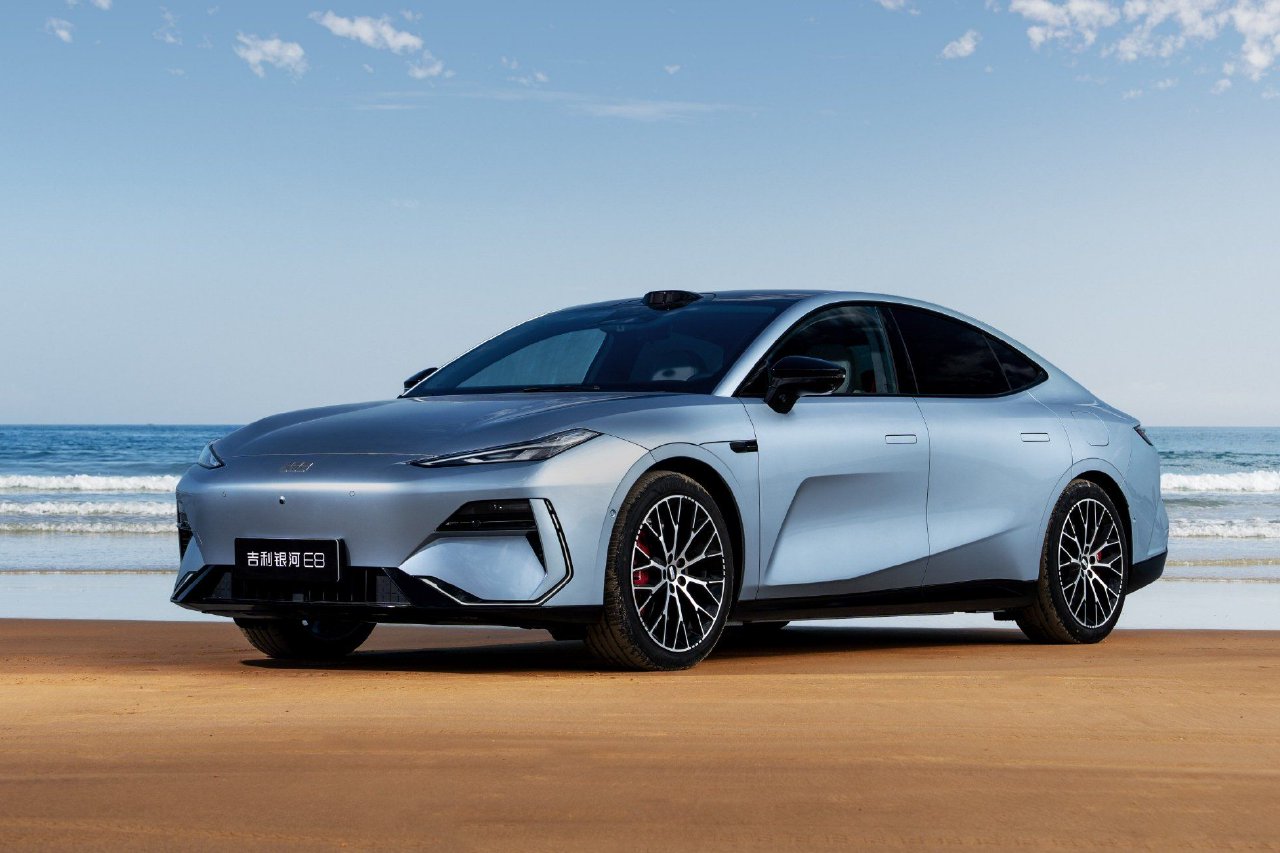 全新吉利银河E8上市 限时先享价14.98-19.88万元