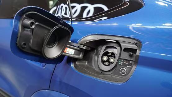 2024广州车展:奥迪Q6L e-tron与Q6L Sportback e-tron亮相