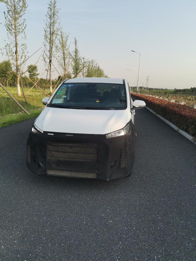 上汽MAXUS EUNIQ 7谍照曝光 NEDC续航550km