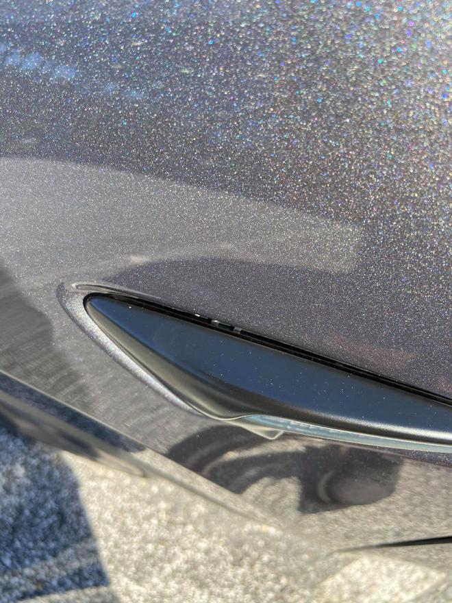 特斯拉交付Model Y新车质量问题严重 座椅甚至未固定