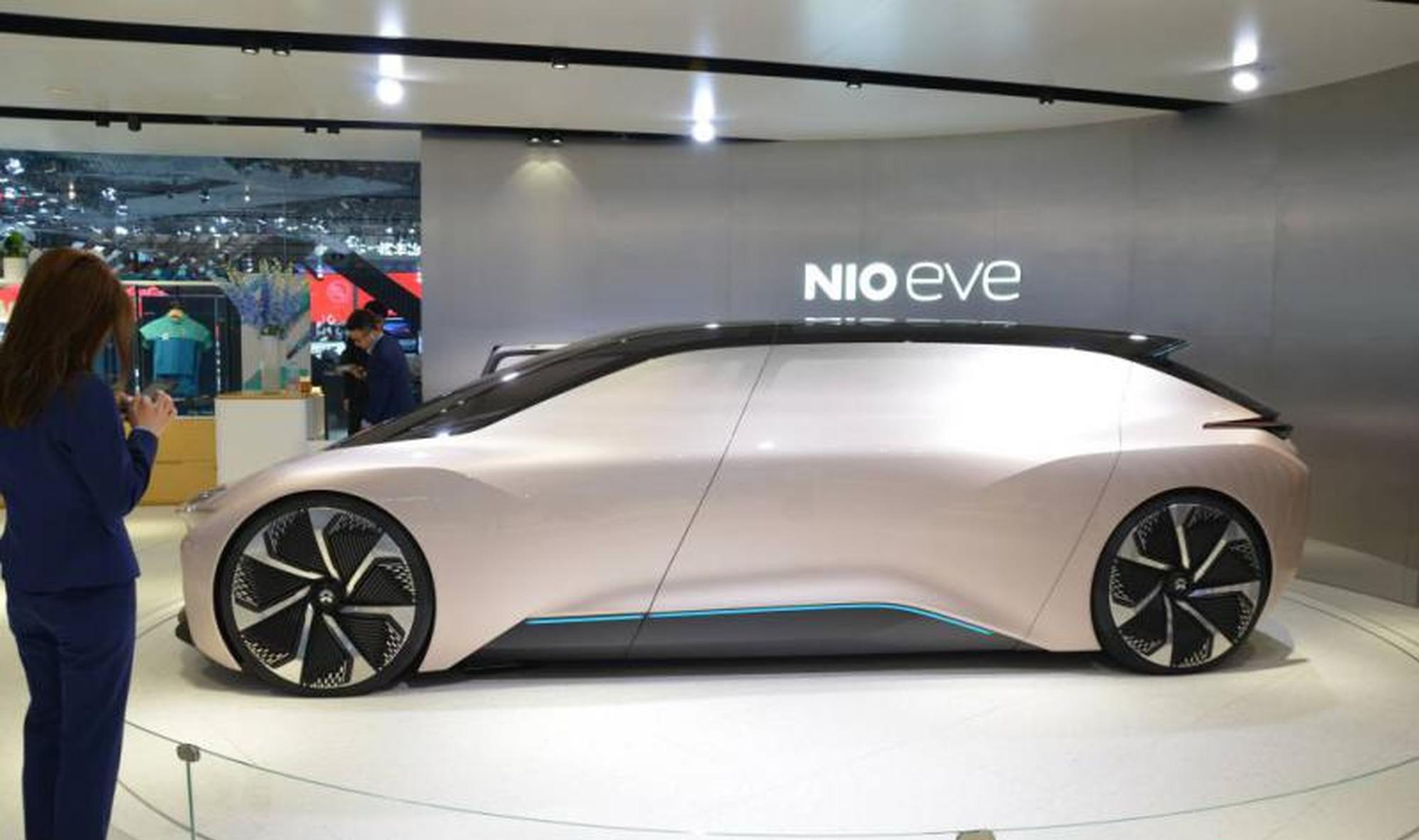 北京车展|智能化抛却犹疑 看新晋与传统的排兵布阵