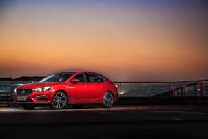 一夜快进,全新名爵6互联智行升级