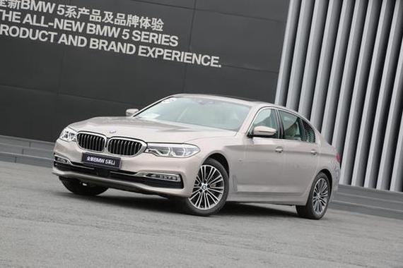 您好，这是一辆全面秒杀的全新宝马5系！