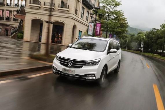 试驾丨10万块买宝骏730自动挡，还要啥自行车?