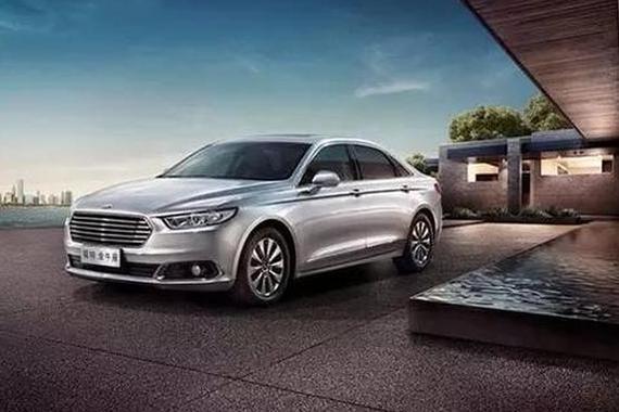 试驾福特金牛座