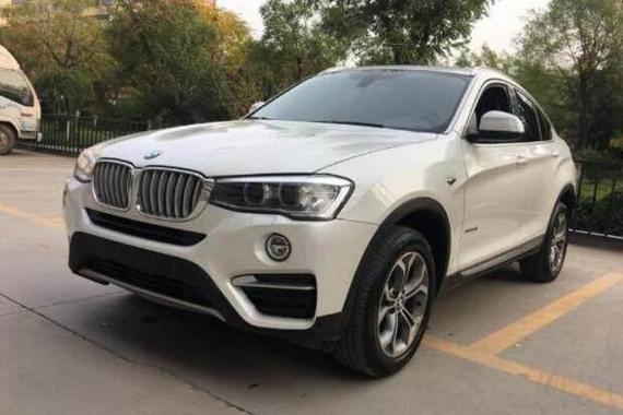 新买了辆宝马X4，外观比X3好看点