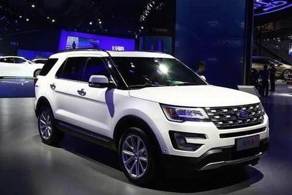 这款越野车内饰不输宝马X5, 价格不贵性价比超高