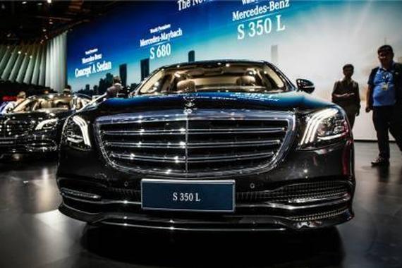 新款奔驰S级正式上市 ，这造型简直不让BMW活了