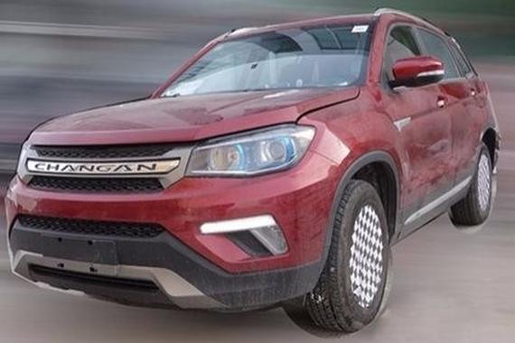 曝新款长安CS75路试谍照 内饰豪华升级