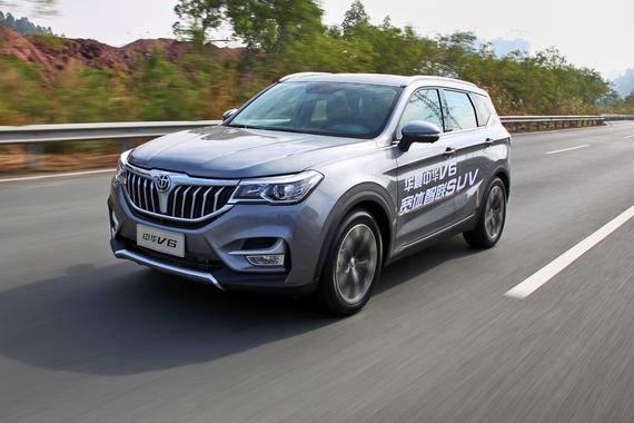 主打宽体和智能互联 华晨中华V6试驾体验