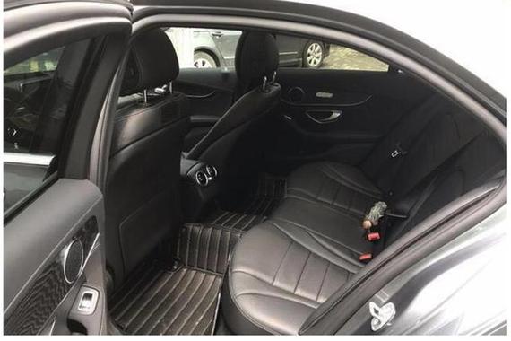 入门级豪华车：宝马3系 VS 奔驰C级