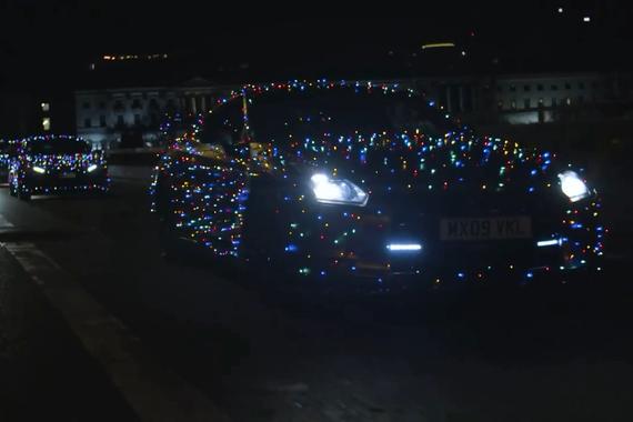 视频：汽车人的圣诞节是这样过的！